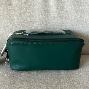 BEIS x Wicked Toiletry Kit in Wickee Green